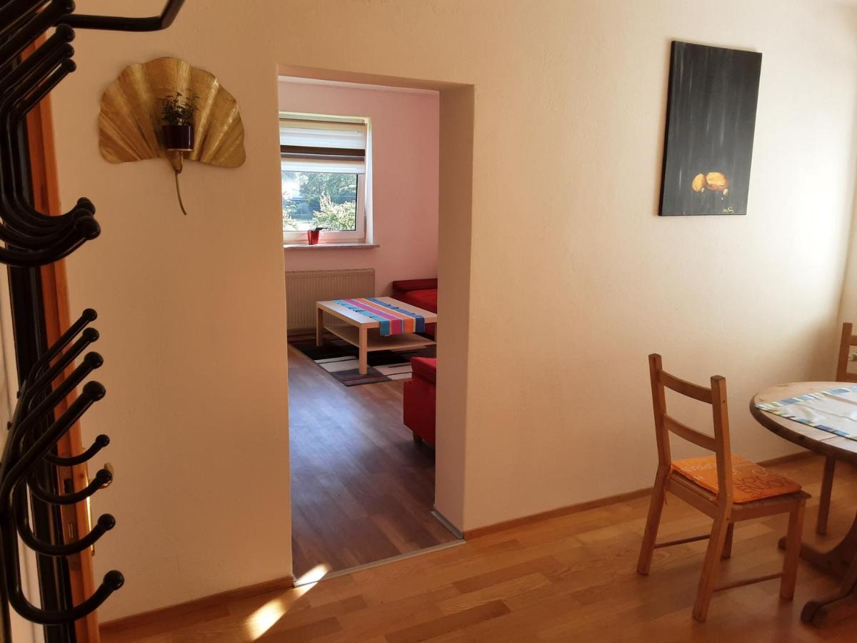 Apartment - Ferienwohnung 2 Treffen Am Ossiachersee エクステリア 写真